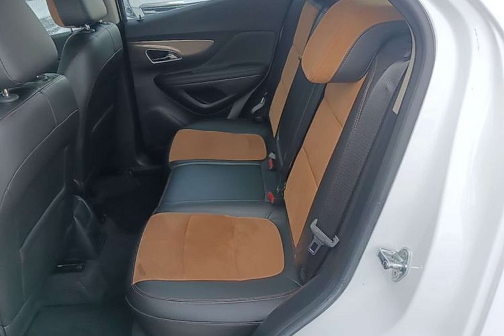 Used Buick Encore 2015 1.4T Automatic Two-Wheel Drive Urban Leading Model Left Rear Seat