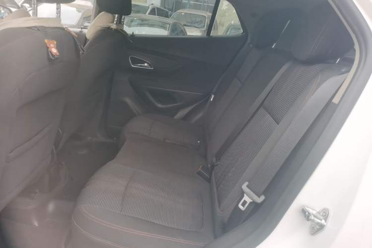 Used Buick Encore 2015 1.4T Automatic Two-Wheel Drive Urban Elite Version Left Rear Seat