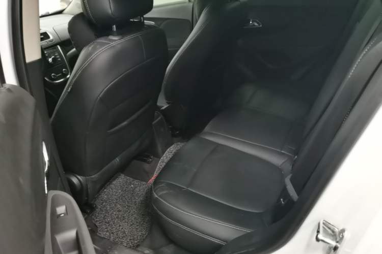 Used Buick Encore 2015 1.4T Automatic Two-Wheel Drive Urban Elite Version Left Rear Seat