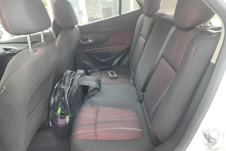 Used Buick Encore 2015 1.4T Manual Two-Wheel Drive Urban Advanced Model Left Rear Seat