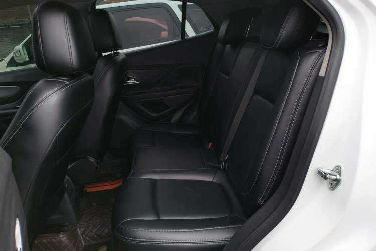 Used Buick Encore 2015 1.4T Automatic Two-Wheel Drive Urban Elite Version Left Rear Seat