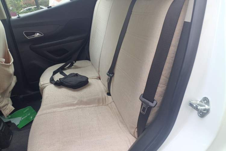 Used Buick Encore 2015 1.4T Automatic Two-Wheel Drive Urban Elite Version Left Rear Seat