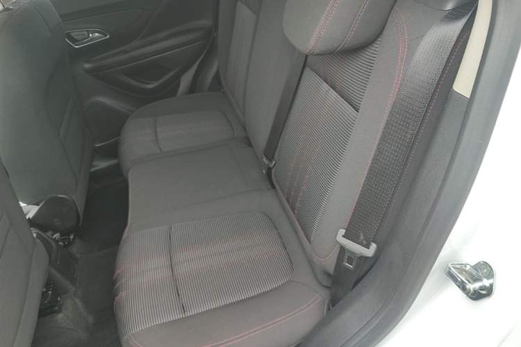 Used Buick Encore 2015 1.4T Automatic Two-Wheel Drive Urban Elite Version Left Rear Seat