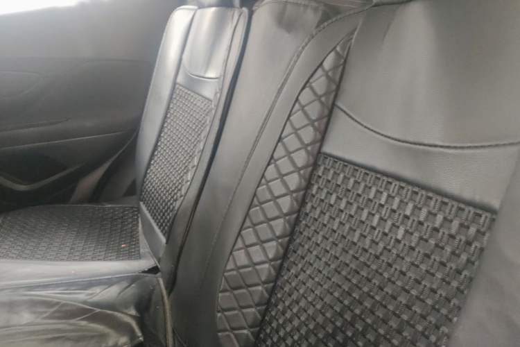 Used Buick Encore 2015 1.4T Automatic Two-Wheel Drive Urban Elite Version Left Rear Seat
