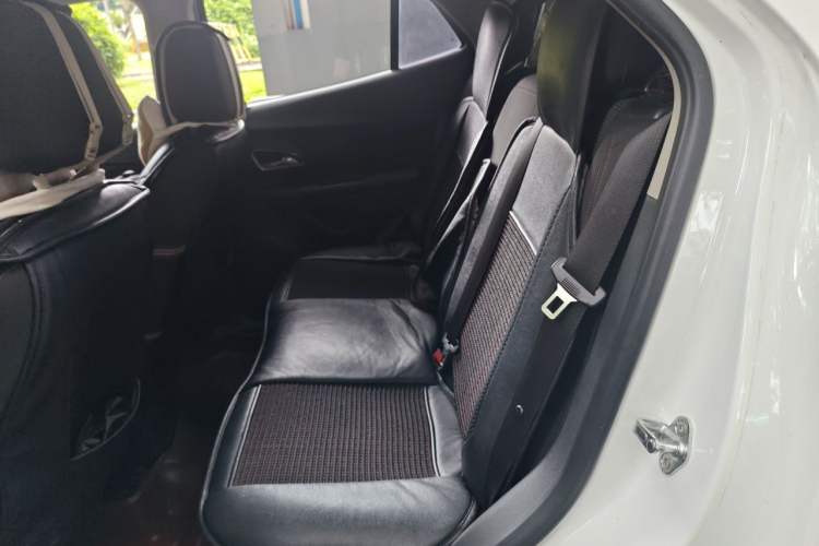 Used Buick Encore 2015 1.4T Automatic Two-Wheel Drive Urban Elite Version Left Rear Seat