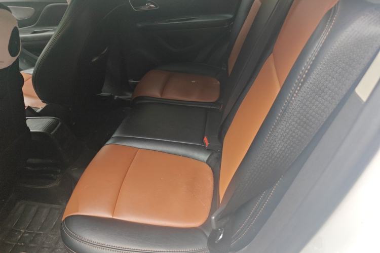 Used Buick Encore 2015 1.4T Automatic Two-Wheel Drive Urban Elite Version Left Rear Seat