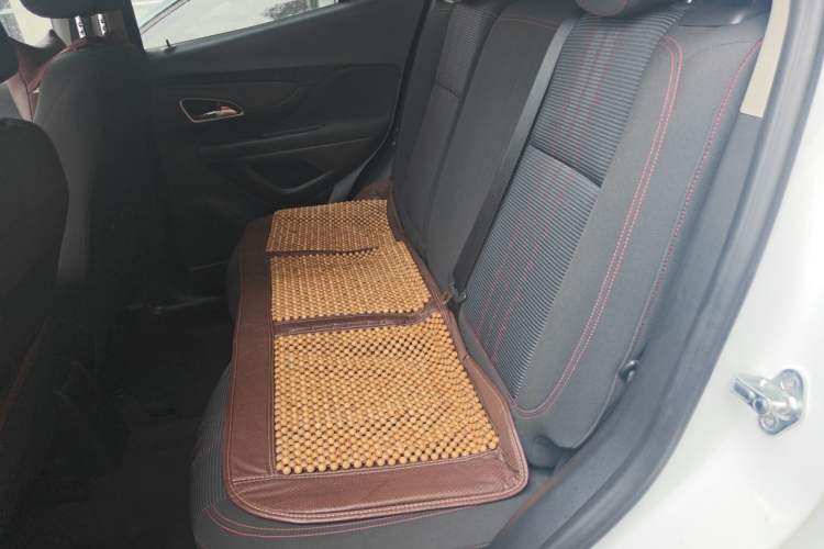 Used Buick Encore 2015 1.4T Automatic Two-Wheel Drive Urban Elite Version Left Rear Seat