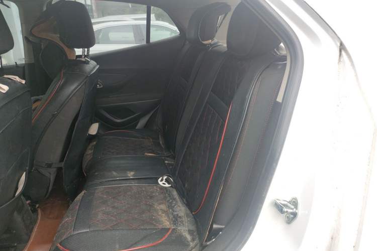 Used Buick Encore 2015 1.4T Automatic Two-Wheel Drive Urban Elite Version Left Rear Seat