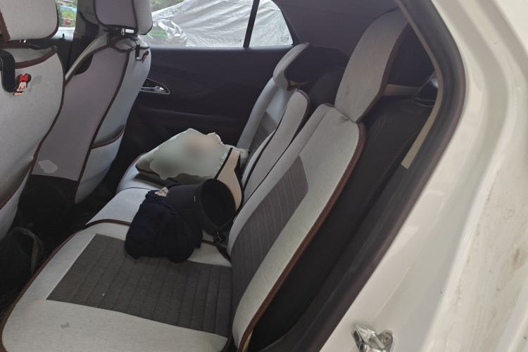Used Buick Encore 2015 1.4T Automatic Two-Wheel Drive Urban Elite Version Left Rear Seat
