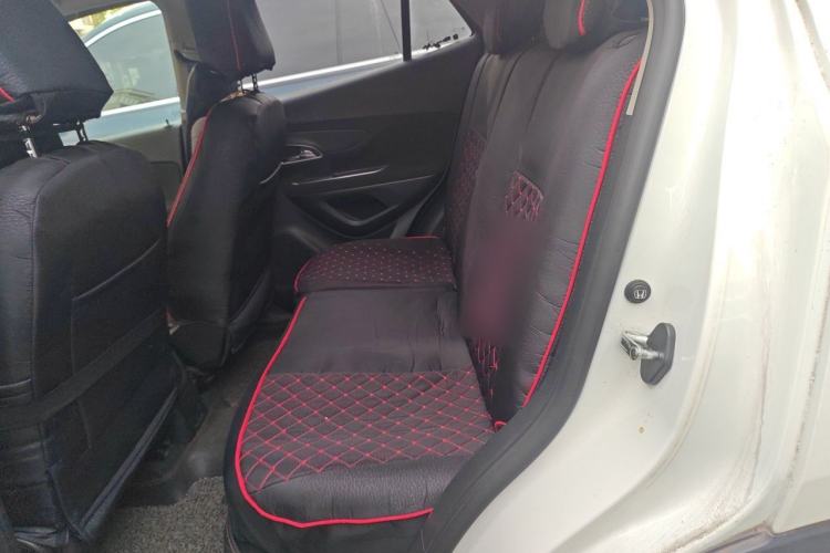 Used Buick Encore 2015 1.4T Automatic Two-Wheel Drive Urban Elite Version Left Rear Seat