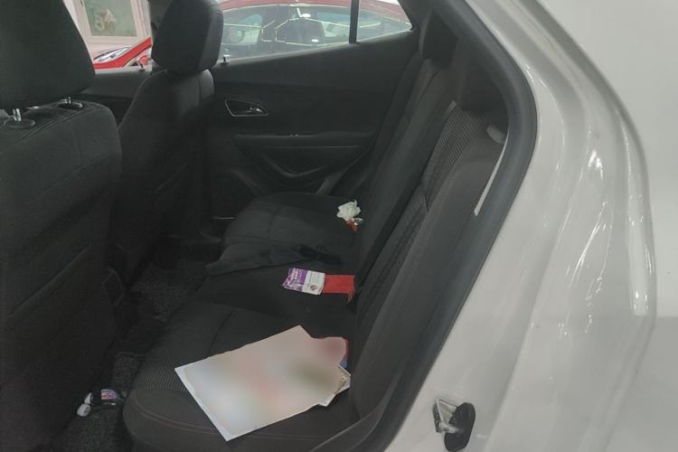 Used Buick Encore 2015 1.4T Automatic Two-Wheel Drive Urban Elite Version Left Rear Seat