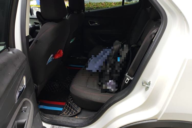 Used Buick Encore 2015 1.4T Automatic Two-Wheel Drive Urban Elite Version Left Rear Seat