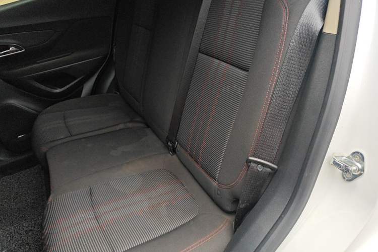 Used Buick Encore 2015 1.4T Automatic Two-Wheel Drive Urban Elite Version Left Rear Seat
