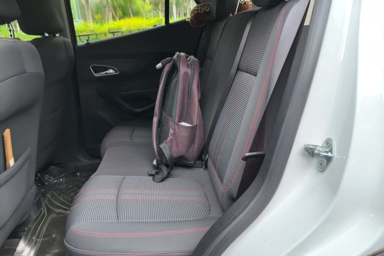 Used Buick Encore 2015 1.4T Automatic Two-Wheel Drive Urban Elite Version Left Rear Seat