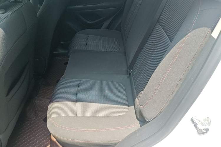 Used Buick Encore 2015 1.4T Automatic Two-Wheel Drive Urban Elite Version Left Rear Seat