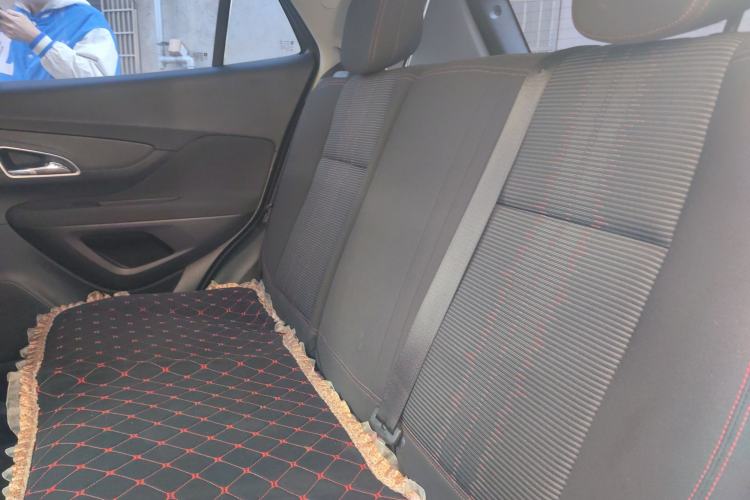 Used Buick Encore 2015 1.4T Automatic Two-Wheel Drive Urban Elite Version Left Rear Seat
