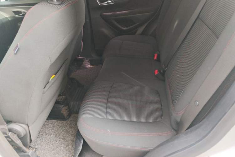 Used Buick Encore 2015 1.4T Automatic Two-Wheel Drive Urban Elite Version Left Rear Seat
