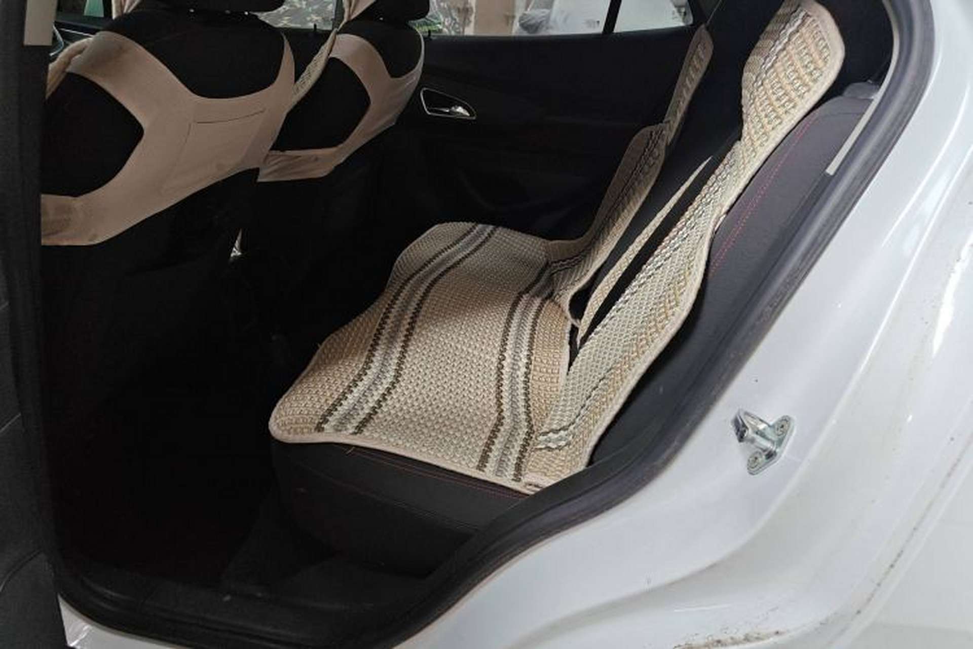 Used Buick Encore 2015 1.4T Manual Two-Wheel Drive Urban Advanced Model Left Rear Seat