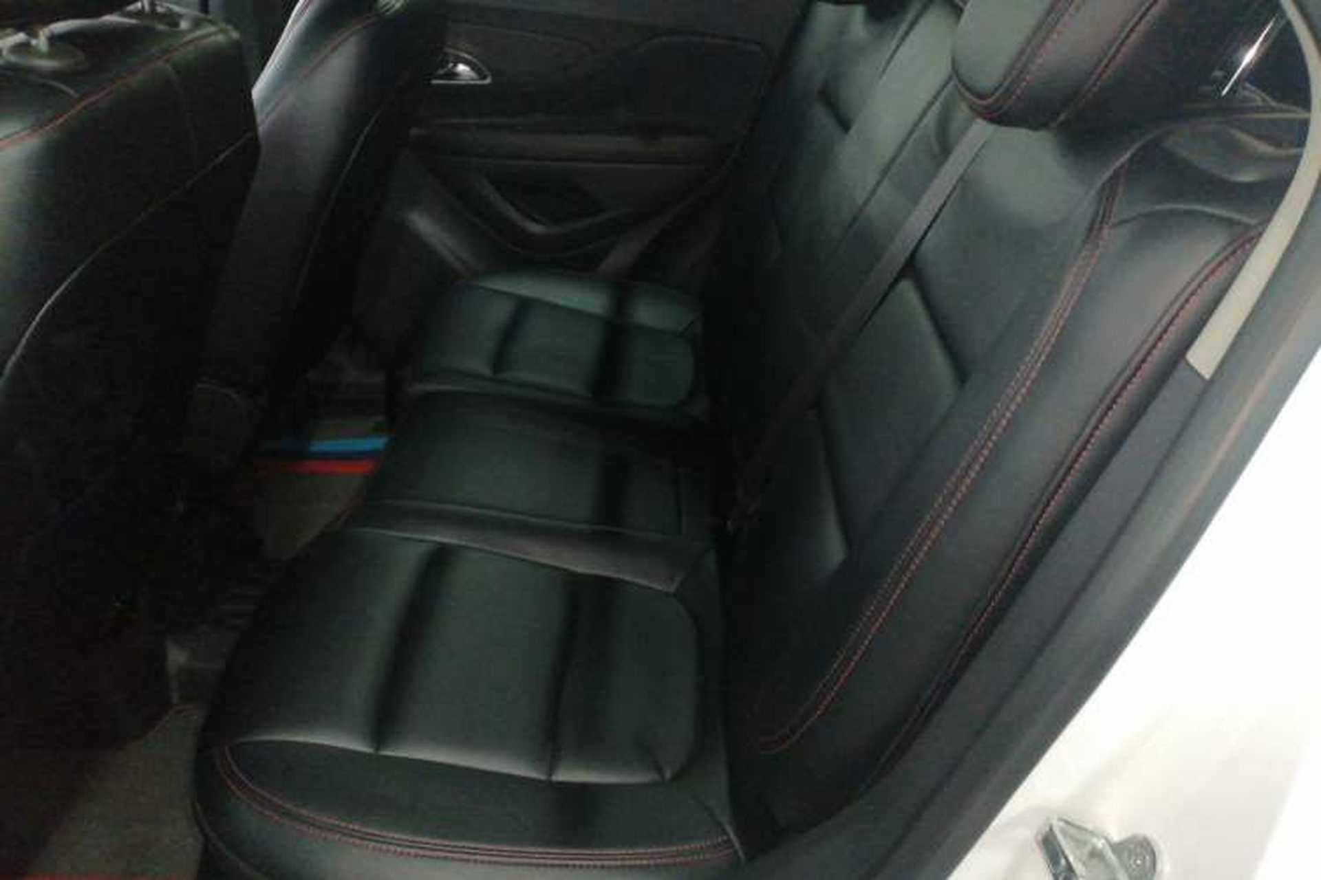 Used Buick Encore 2015 1.4T Automatic Two-Wheel Drive Urban Elite Version Left Rear Seat