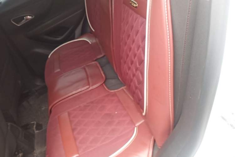 Used Buick Encore 2015 1.4T Automatic Two-Wheel Drive Urban Elite Version Left Rear Seat