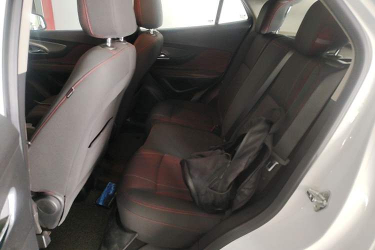 Used Buick Encore 2015 1.4T Manual Two-Wheel Drive Urban Advanced Model Left Rear Seat