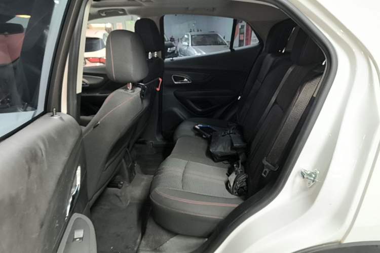 Used Buick Encore 2015 1.4T Automatic Two-Wheel Drive Urban Elite Version Left Rear Seat