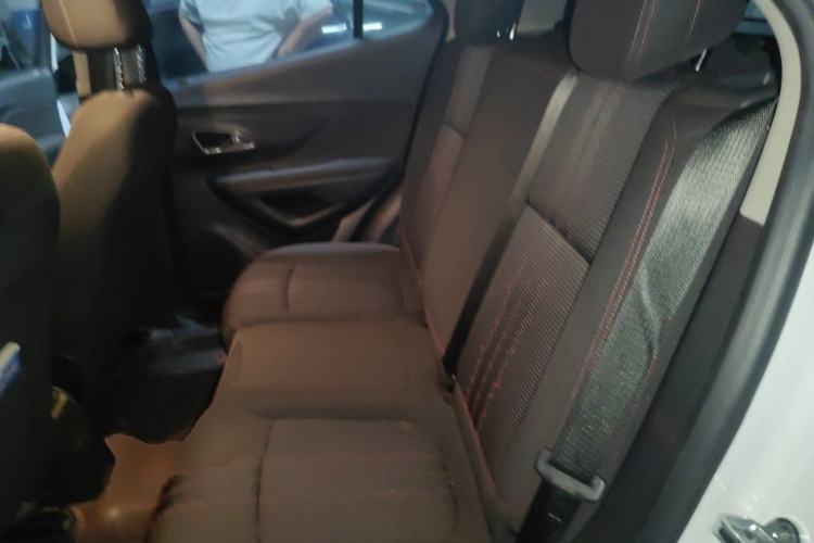 Used Buick Encore 2015 1.4T Automatic Two-Wheel Drive Urban Elite Version Left Rear Seat