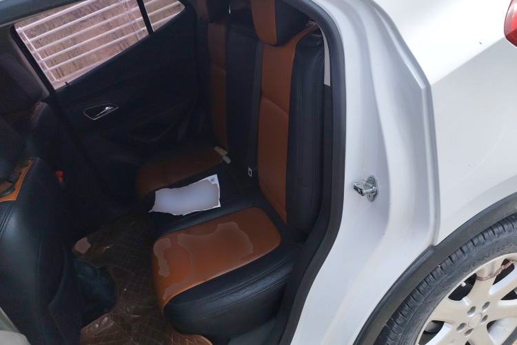 Used Buick Encore 2015 1.4T Automatic Two-Wheel Drive Urban Elite Version Left Rear Seat