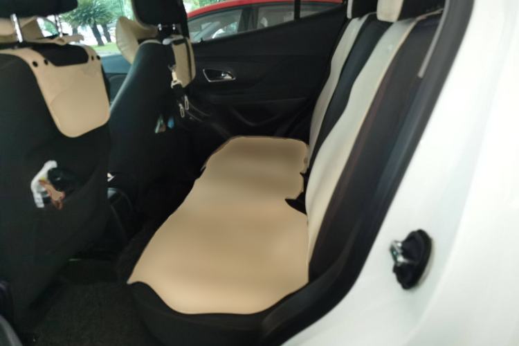 Used Buick Encore 2015 1.4T Automatic Two-Wheel Drive Urban Elite Version Left Rear Seat