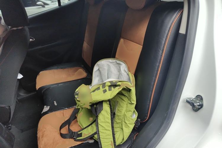 Used Buick Encore 2015 1.4T Automatic Two-Wheel Drive Urban Elite Version Left Rear Seat