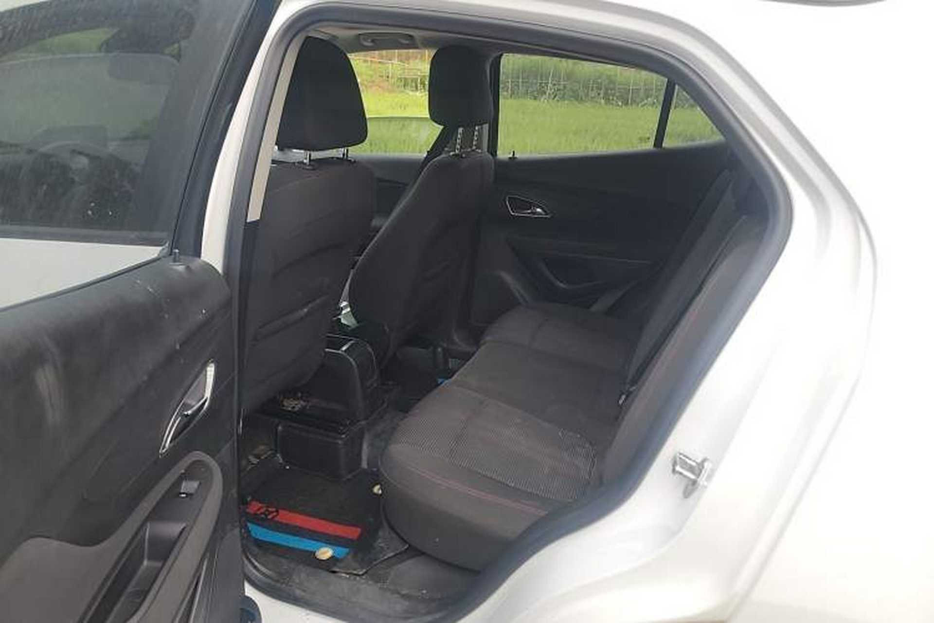 Used Buick Encore 2015 1.4T Automatic Two-Wheel Drive Urban Elite Version Left Rear Seat