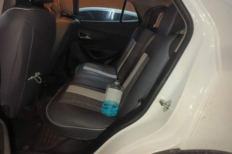 Used Buick Encore 2015 1.4T Automatic Two-Wheel Drive Urban Elite Version Left Rear Seat