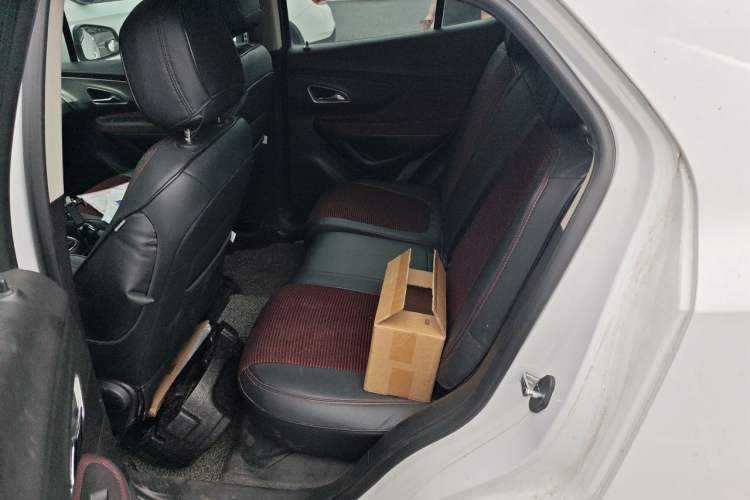 Used Buick Encore 2015 1.4T Manual Two-Wheel Drive Urban Advanced Model Left Rear Seat