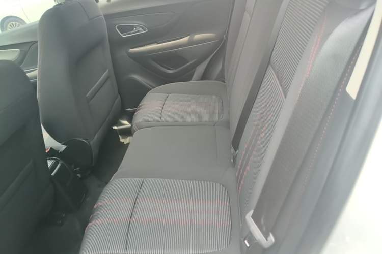 Used Buick Encore 2015 1.4T Automatic Two-Wheel Drive Urban Elite Version Left Rear Seat