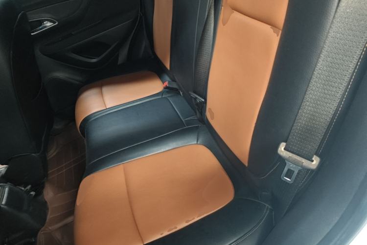 Used Buick Encore 2015 1.4T Automatic Two-Wheel Drive Urban Elite Version Left Rear Seat