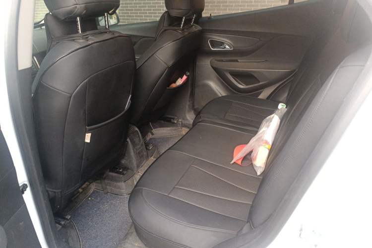 Used Buick Encore 2015 1.4T Automatic Two-Wheel Drive Urban Elite Version Left Rear Seat