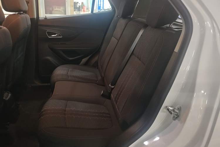 Used Buick Encore 2015 1.4T Automatic Two-Wheel Drive Urban Elite Version Left Rear Seat