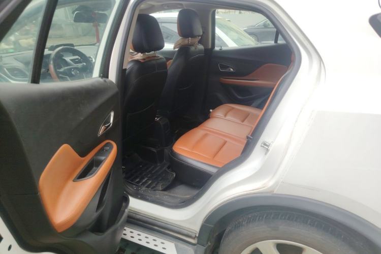 Used Buick Encore 2015 1.4T Automatic Two-Wheel Drive Urban Elite Version Left Rear Seat