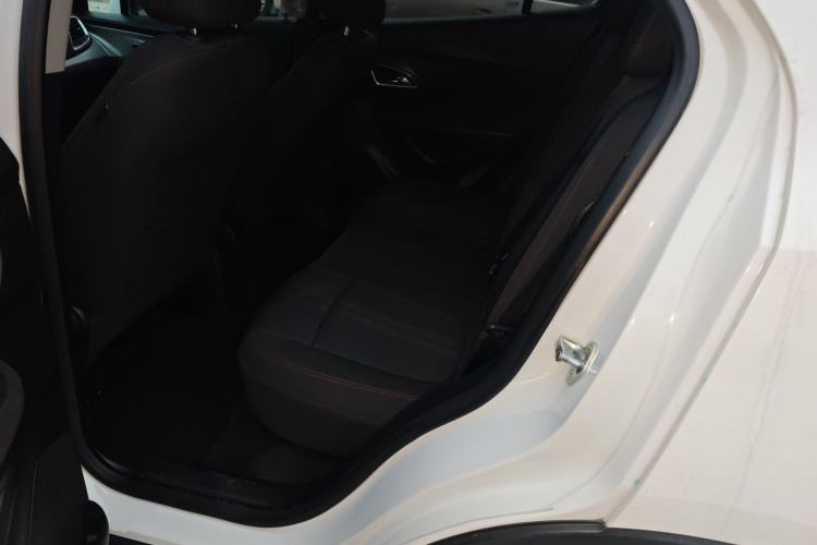 Used Buick Encore 2015 1.4T Automatic Two-Wheel Drive Urban Elite Version Left Rear Seat