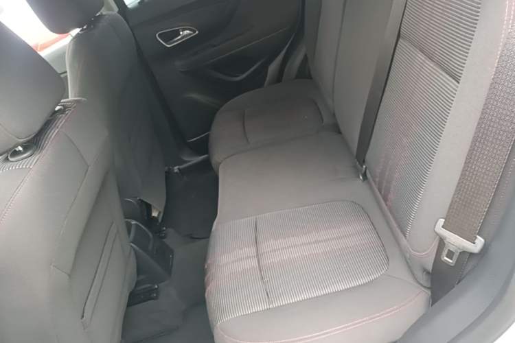 Used Buick Encore 2015 1.4T Automatic Two-Wheel Drive Urban Elite Version Left Rear Seat