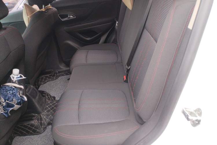 Used Buick Encore 2015 1.4T Automatic Two-Wheel Drive Urban Elite Version Left Rear Seat