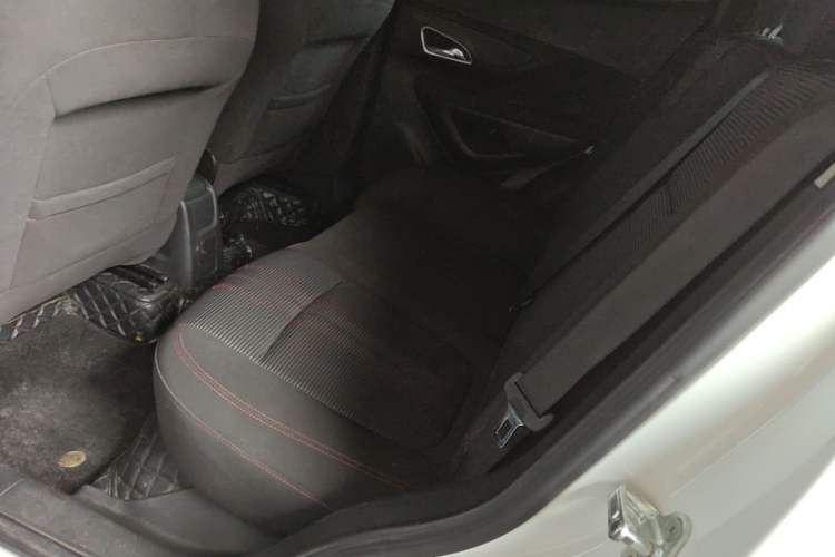 Used Buick Encore 2015 1.4T Automatic Two-Wheel Drive Urban Elite Version Left Rear Seat