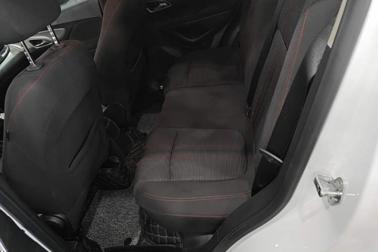 Used Buick Encore 2015 1.4T Automatic Two-Wheel Drive Urban Elite Version Left Rear Seat