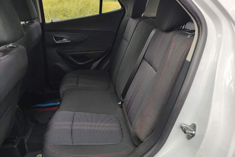 Used Buick Encore 2015 1.4T Automatic Two-Wheel Drive Urban Elite Version Left Rear Seat