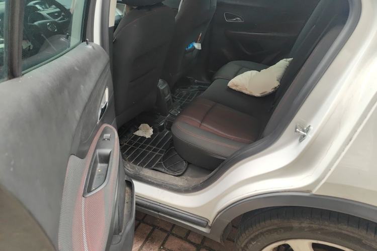 Used Buick Encore 2015 1.4T Manual Two-Wheel Drive Urban Advanced Model Left Rear Seat