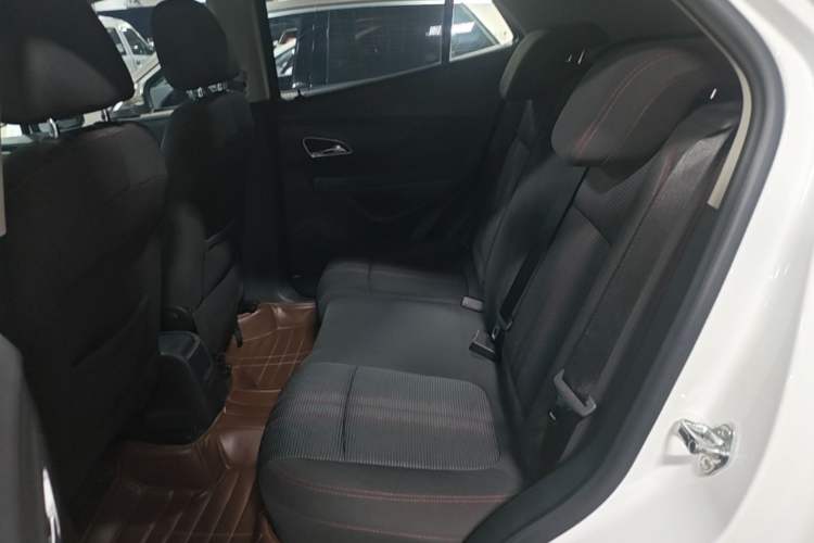 Used Buick Encore 2015 1.4T Automatic Two-Wheel Drive Urban Elite Version Left Rear Seat