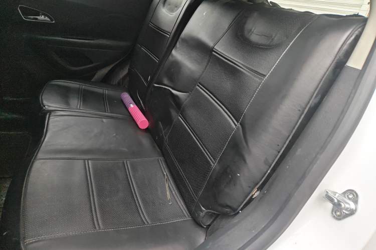 Used Buick Encore 2015 1.4T Automatic Two-Wheel Drive Urban Elite Version Left Rear Seat