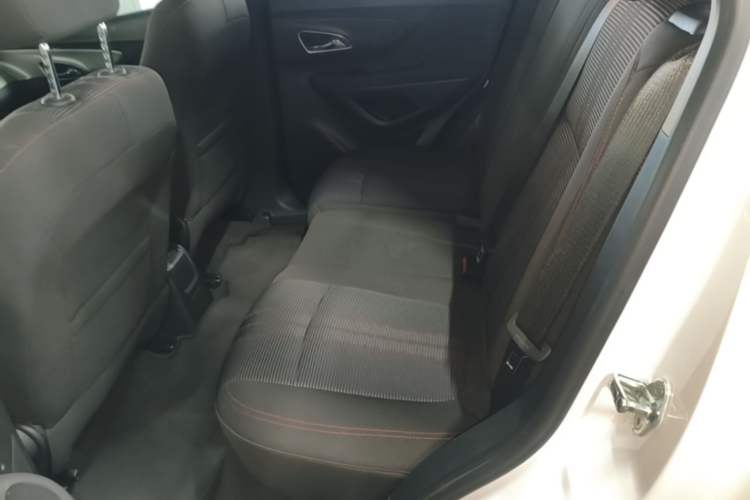 Used Buick Encore 2015 1.4T Automatic Two-Wheel Drive Urban Elite Version Left Rear Seat