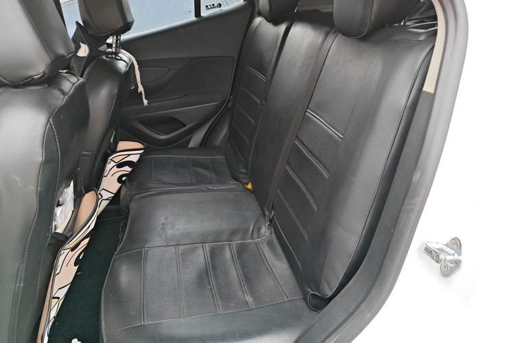 Used Buick Encore 2015 1.4T Automatic Two-Wheel Drive Urban Elite Version Left Rear Seat
