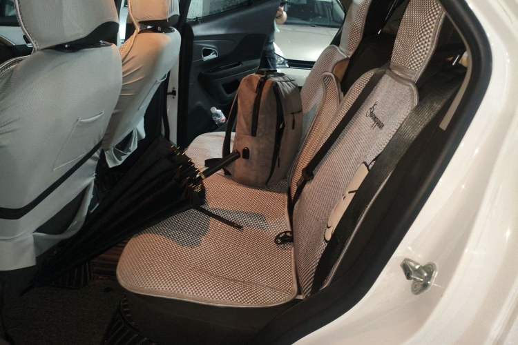 Used Buick Encore 2015 1.4T Automatic Two-Wheel Drive Urban Elite Version Left Rear Seat